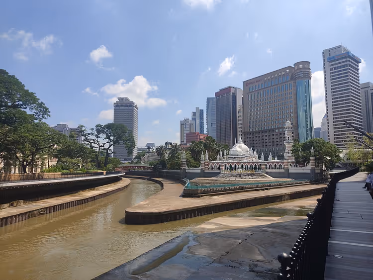 Moschea Jamek alla confluenza dei fiumi a Kuala Lumpur