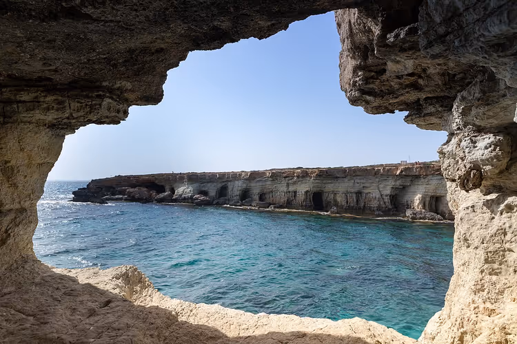 Havhulene i Ayia Napa og turkisblått hav