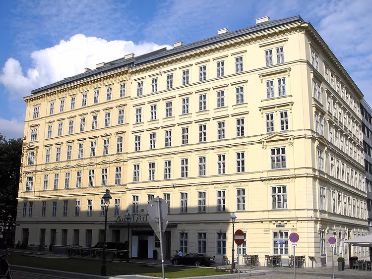 Fasaden til hotellet Le Meridien i Wien