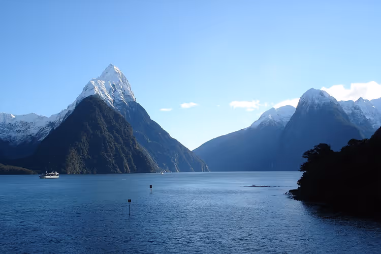 Milford Sound und Mitre Peak