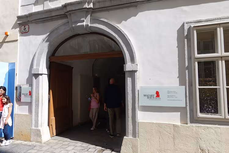 Ingang van het Mozarthaus Museum in Wenen