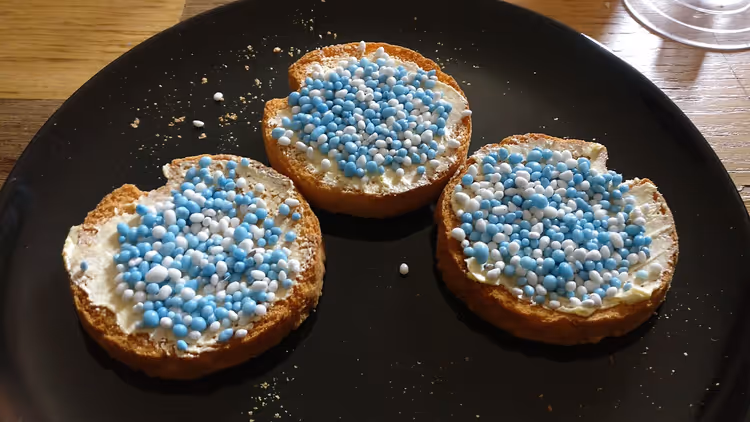 Beschuit met muisjes