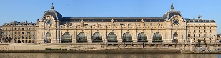 Fachada do Museu d'Orsay sobre o Sena