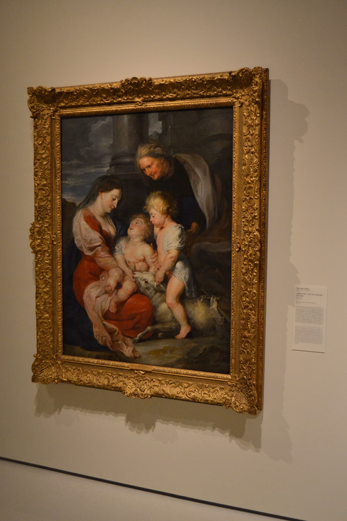 Rubens-maleri med Madonna i museumsgalleri