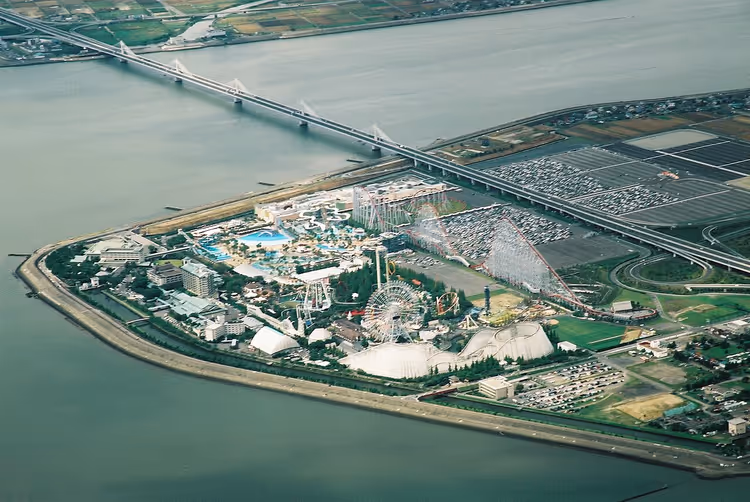 Nagashima Spa Land parkının kuş bakışı panoramik görünümü
