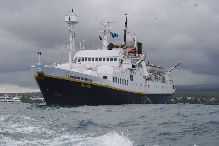 Açık denizde National Geographic Endeavour keşif gemisi