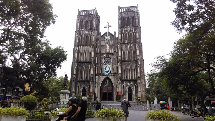 Nygotiske St. Josephs katedral i Hanoi