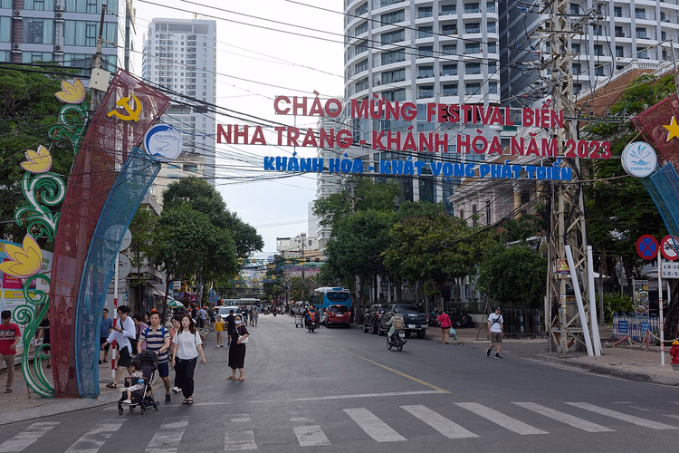 Nha Trang-gate med festivalbue