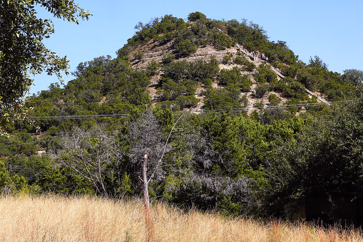 Beboste Old Baldy-heuvel in Wimberley