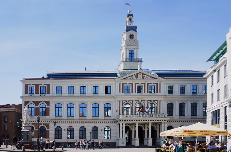 Rathaus am Rathausplatz der Rigaer Altstadt