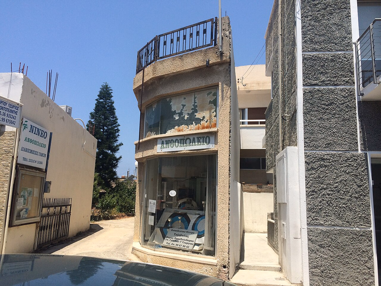 Altstadtgasse in Paphos mit einem Laden