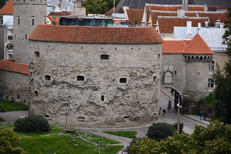 Dikke Margareta-toren en de Grote Kustpoort