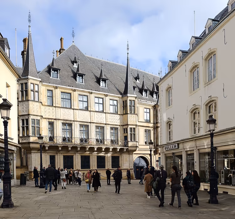 Storhertugpalasset på en byplass i Luxembourg