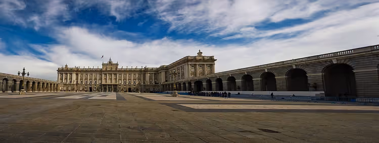 Madrid'deki Kraliyet Sarayı'nın panoraması