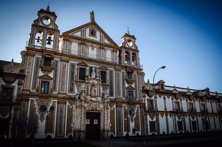 Barokkfasaden til Merced-palasset i Córdoba