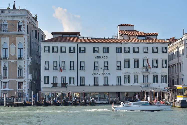 Fassade des Hotels Monaco & Grand Canal in Venedig