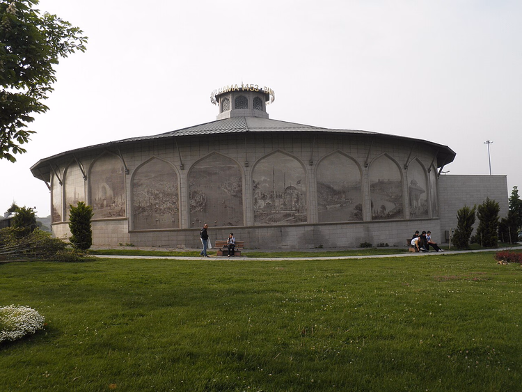 Rond gebouw van het Panorama 1453 Museum met muurschilderingen