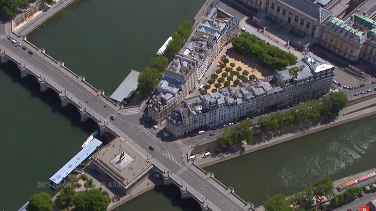 Flyfoto av Place Dauphine og Pont Neuf
