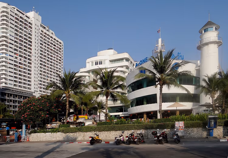 Hotel in de vorm van een cruiseschip A-One in Pattaya