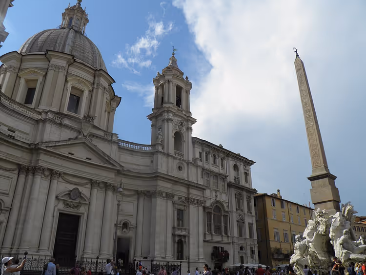 Sant'Agnese-kirken og obelisken på Piazza Navona