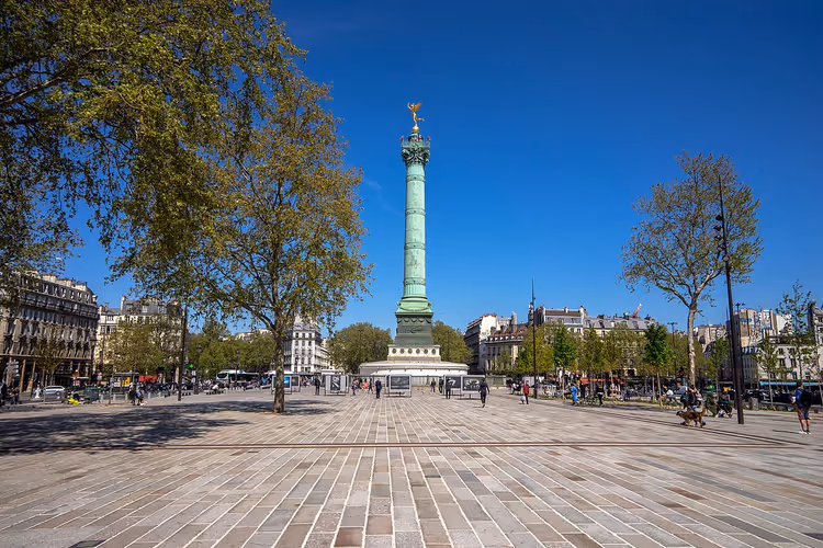 Coluna de Julho na Place de la Bastille em Paris