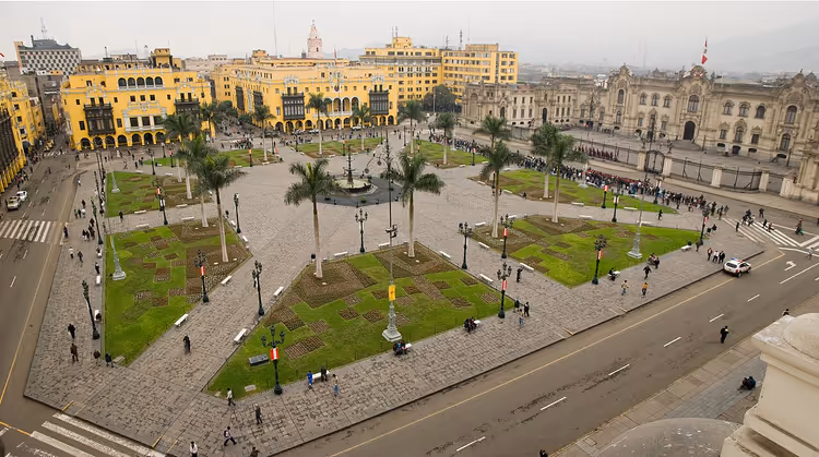 Panoramautsikt over Plaza Mayor i Lima