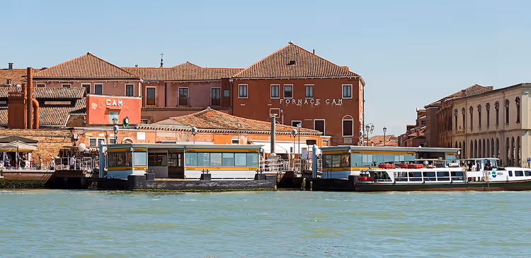 Kanäle und Häuser der Insel Murano