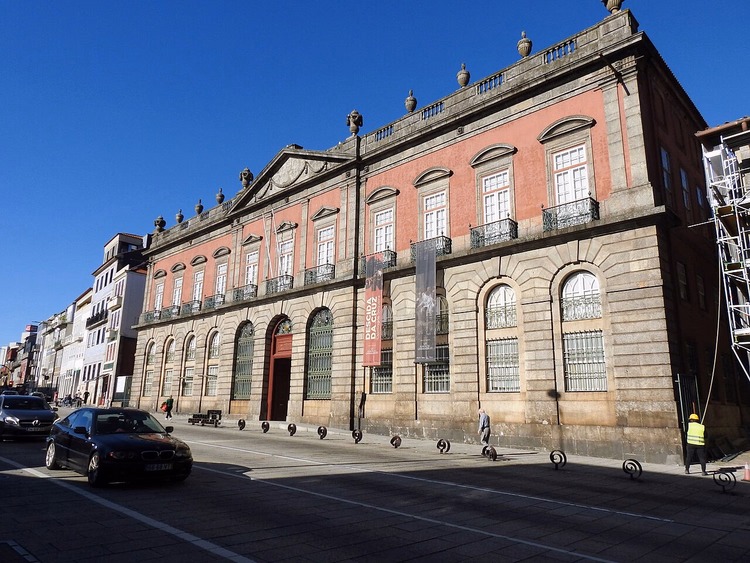 Fasaden til Carrancas-palasset, der museet holder til