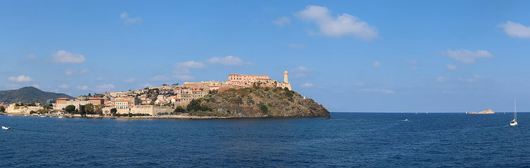 Elba'da Portoferraio: denizden kale ve deniz feneri