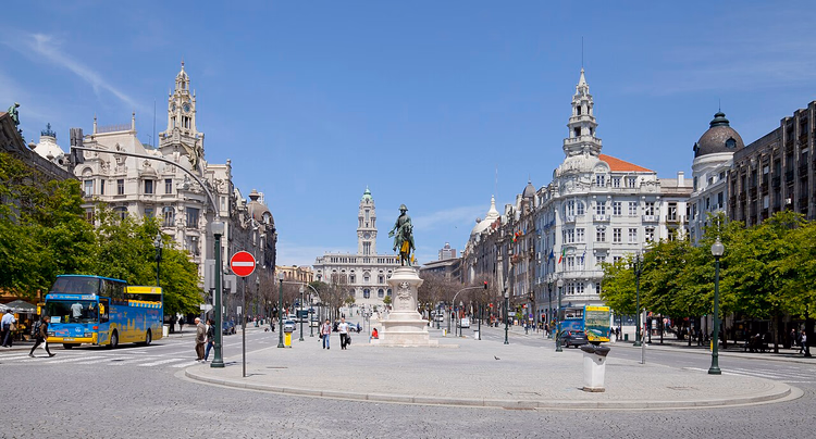 Praça da Liberdade med rytterstatuen av kong Pedro IV