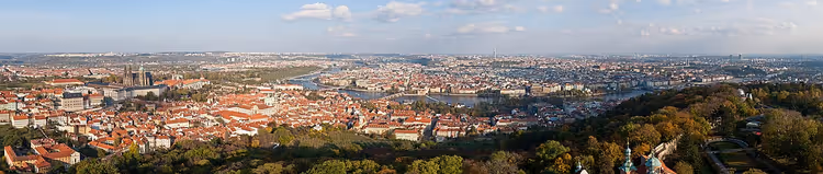 Petrin Tepesi'nden Prag'ın panoramik manzarası
