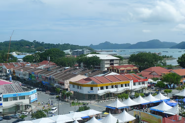 Strand auf Langkawi mit Resorts