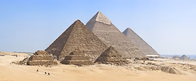 Le Piramidi di Giza e la Sfinge all'alba
