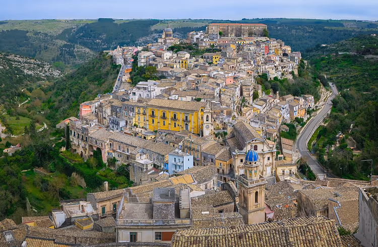 Barok kiliseleri ve çatılarıyla Ragusa Ibla panoraması
