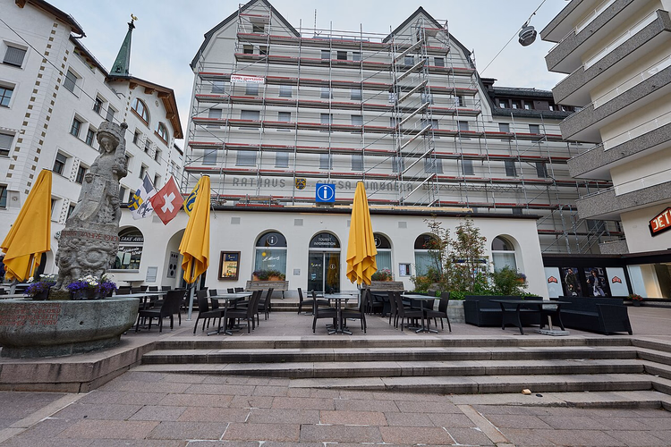 Platz am Rathaus im Zentrum von St. Moritz