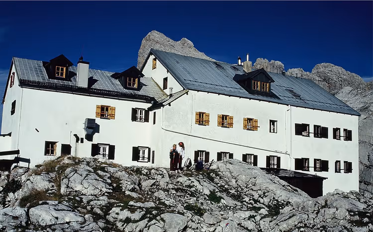 Riemannhaus fjellhytte på Steinernes Meer-platået
