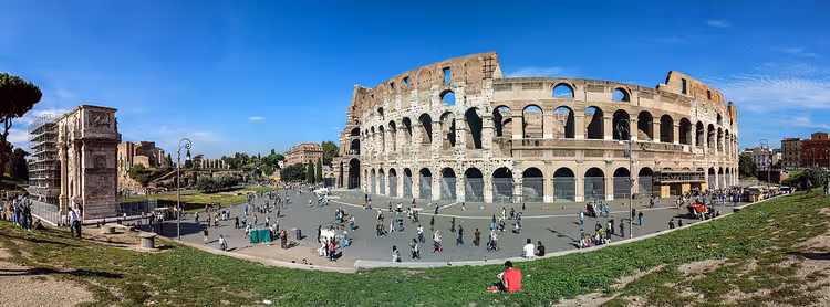 Panorama van het Colosseum en de Boog van Constantijn in Rome