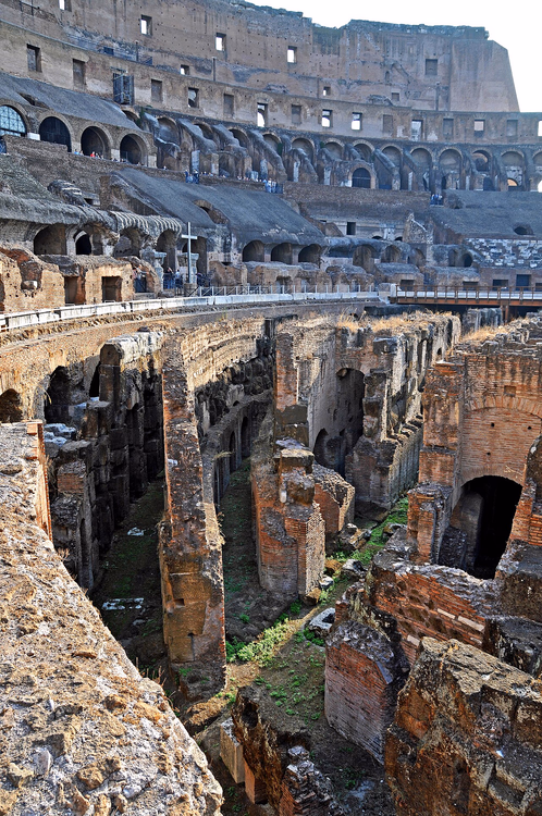 Åpne underjordiske kamre under Colosseums arena
