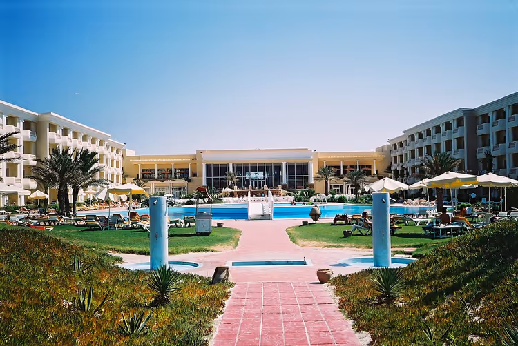 Панорама отеля Royal Thalassa Monastir с бассейнами