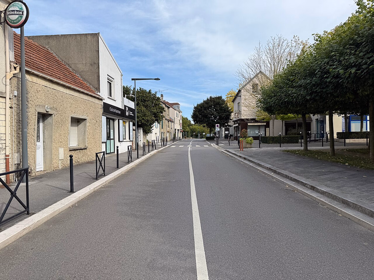 Chessy'deki Rue Paul Lagasse gündüz vakti