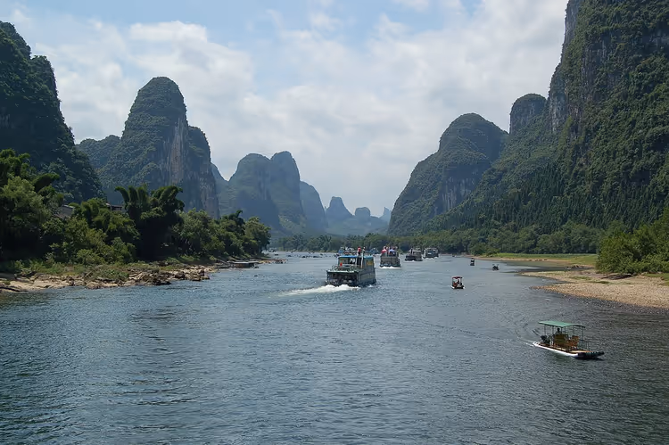 Karstgipfel entlang des Li-Flusses in Guilin