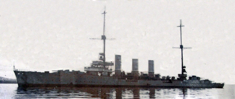 Tysk krysser Karlsruhe til ankers i Scapa Flow, 1919