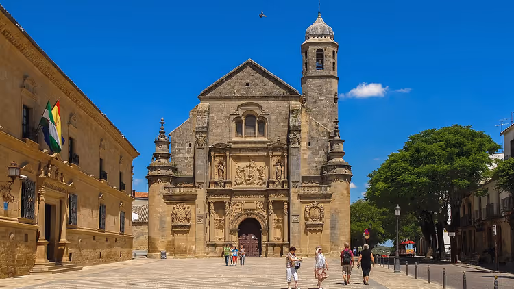Ubeda'daki El Salvador Kilisesi'nin cephesi