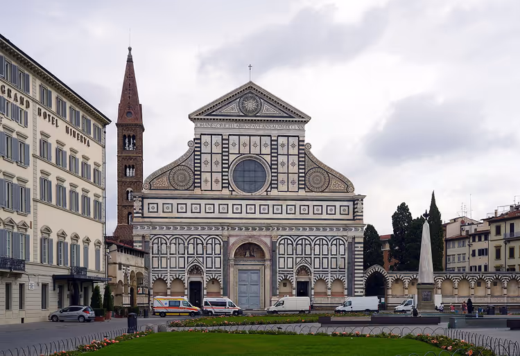 Fasaden til Basilica di Santa Maria Novella i Firenze