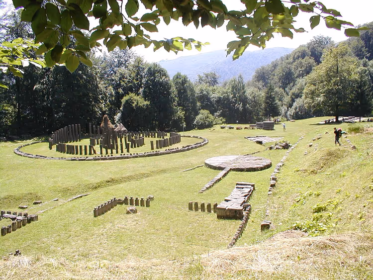 Steinsirkler i Sarmizegetusa Regia-helligdommene i fjellene