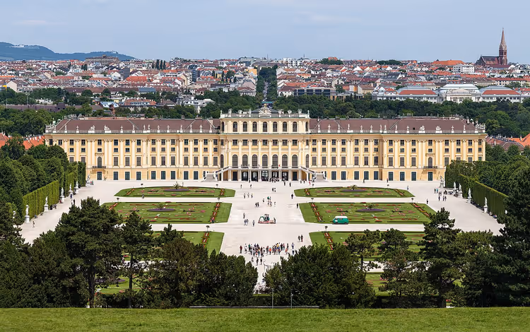 Schloss Schönbrunn in Wien mit Barockgarten
