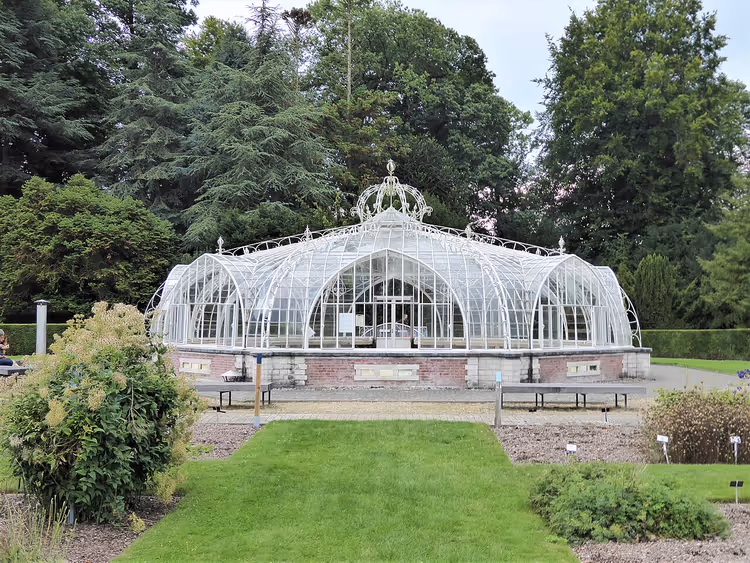 Glazen serre in de Plantentuin van Meise