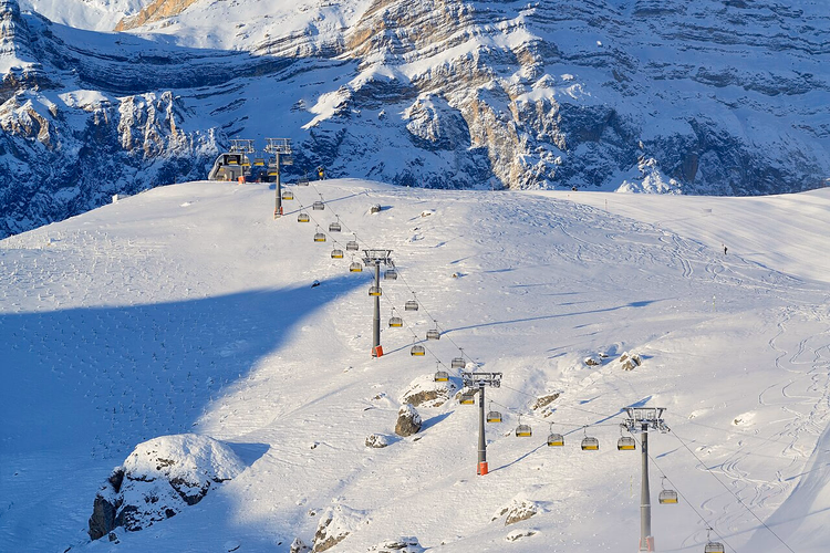 Seggiovia sui pendii innevati di Shahdag