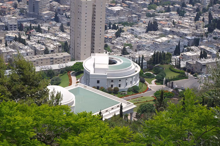 Hayfa'daki Bahá'í Bahçeleri ve Báb Türbesi