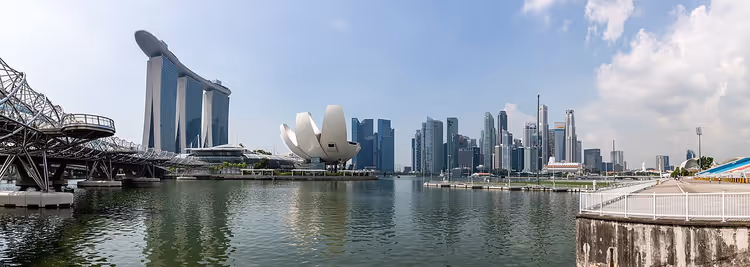Panorama Singapuru w słoneczny dzień